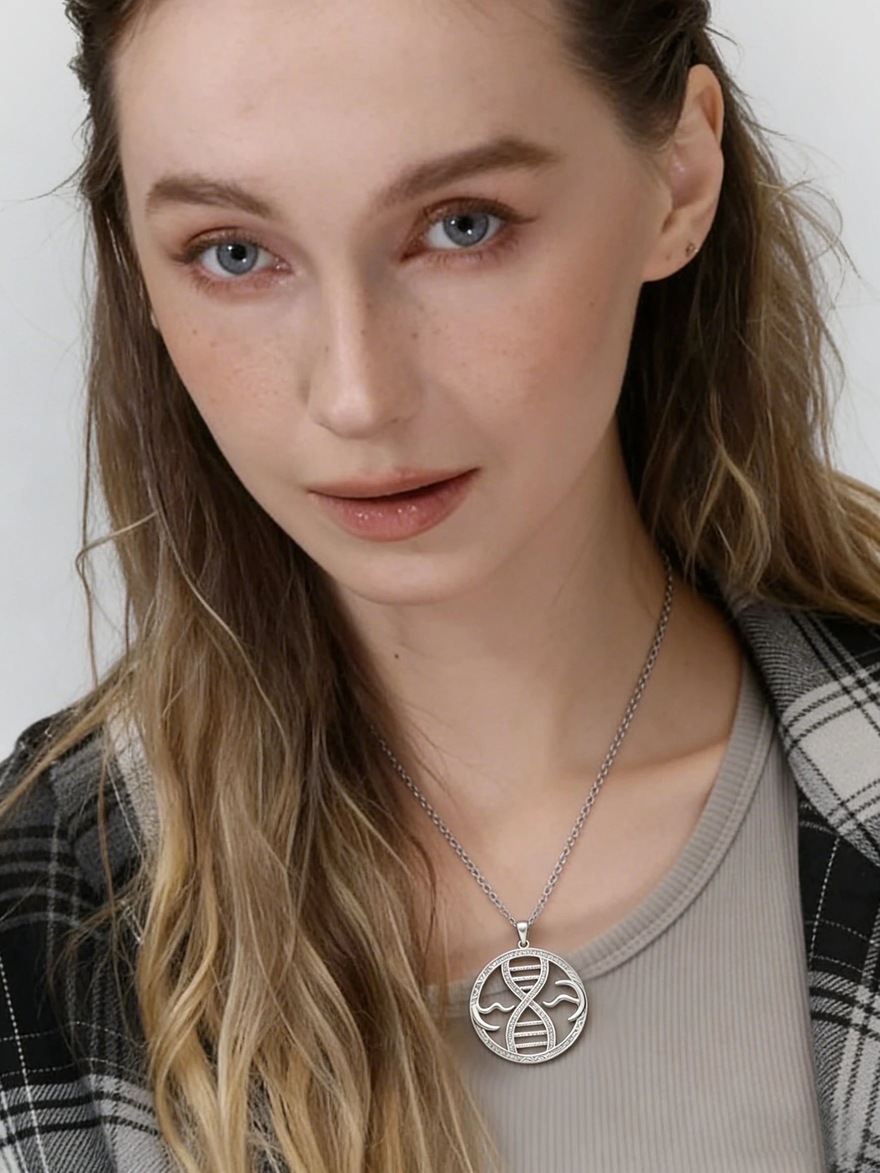 Meander Pendant
DNA Pendant
925 Silver Pendant
Greek Key Design
Tide Jewelry
Gene Jewelry
Nature Inspired Jewelry
Silver Necklace
Symbolic Pendant
Meaningful jewelry