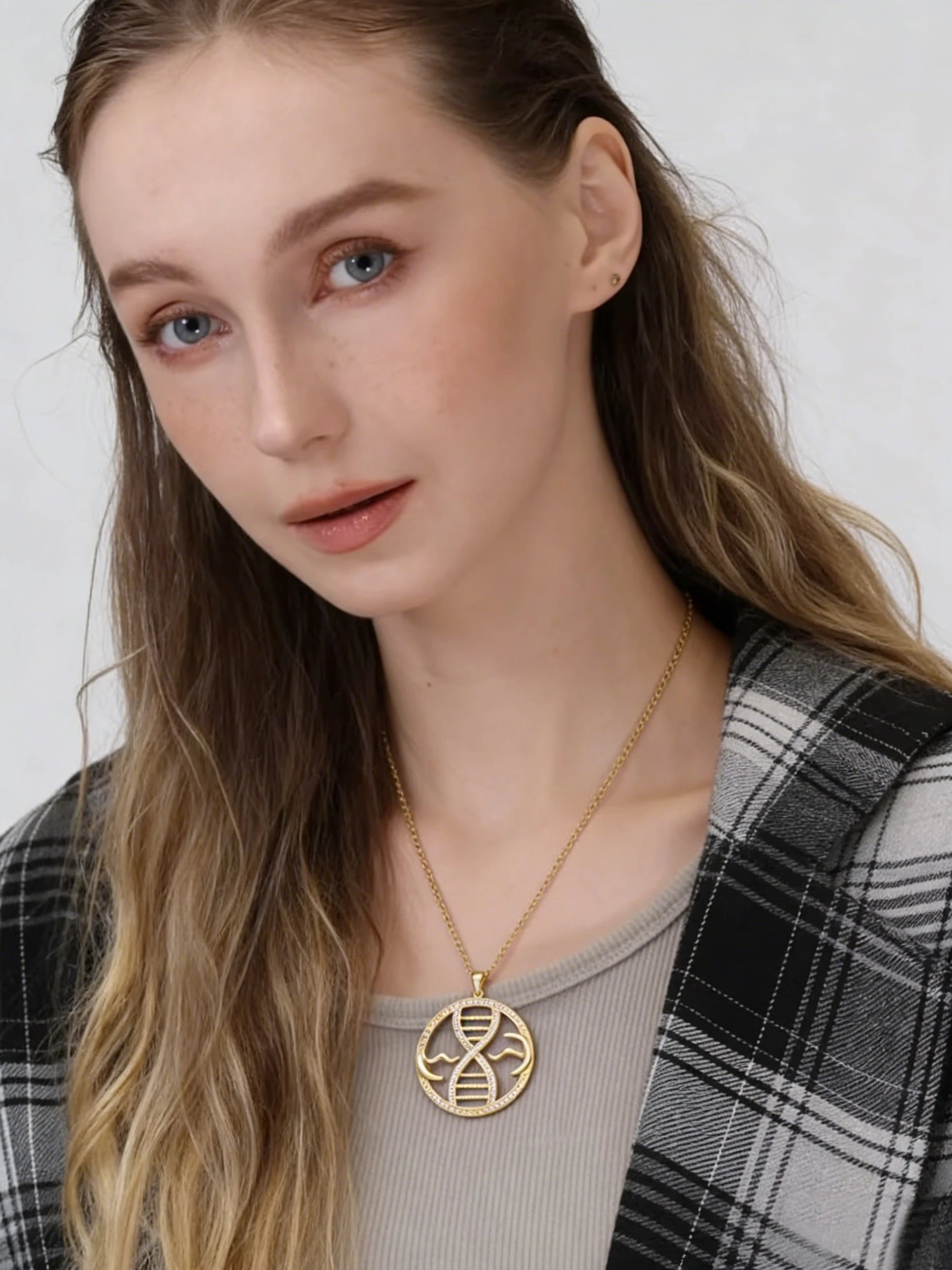 Meander Pendant
DNA Pendant
925 Silver Pendant
Greek Key Design
Tide Jewelry
Gene Jewelry
Nature Inspired Jewelry
Silver Necklace
Symbolic Pendant
Meaningful jewelry