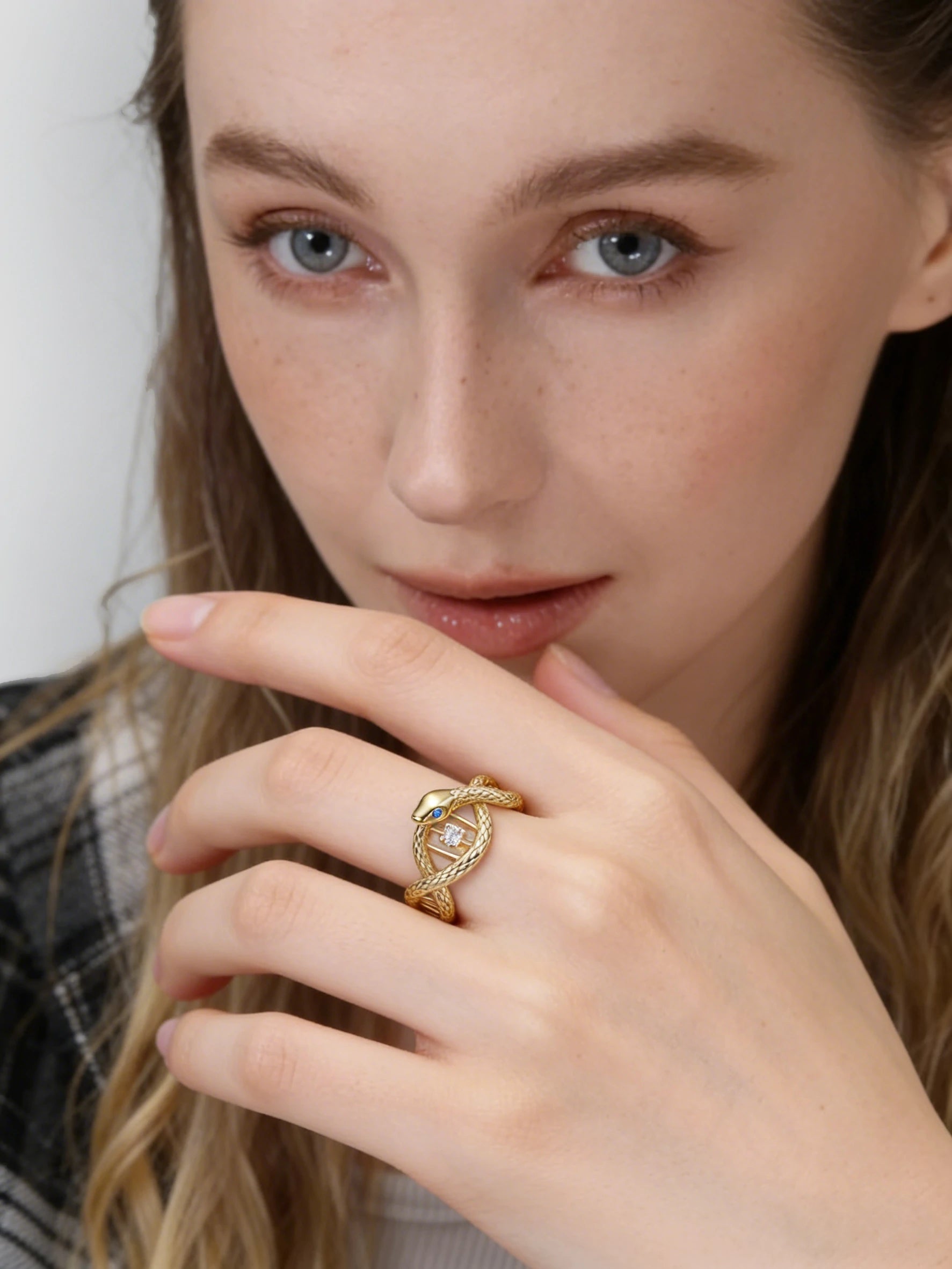 Serpent Ring
DNA Jewelry
925 Silver Ring
Sapphire Ring
Serpent Gene Ring
Mystical Ring
Snake Ring Design
Genealogy Jewelry
Statement Ring
Silver Gemstone Ring