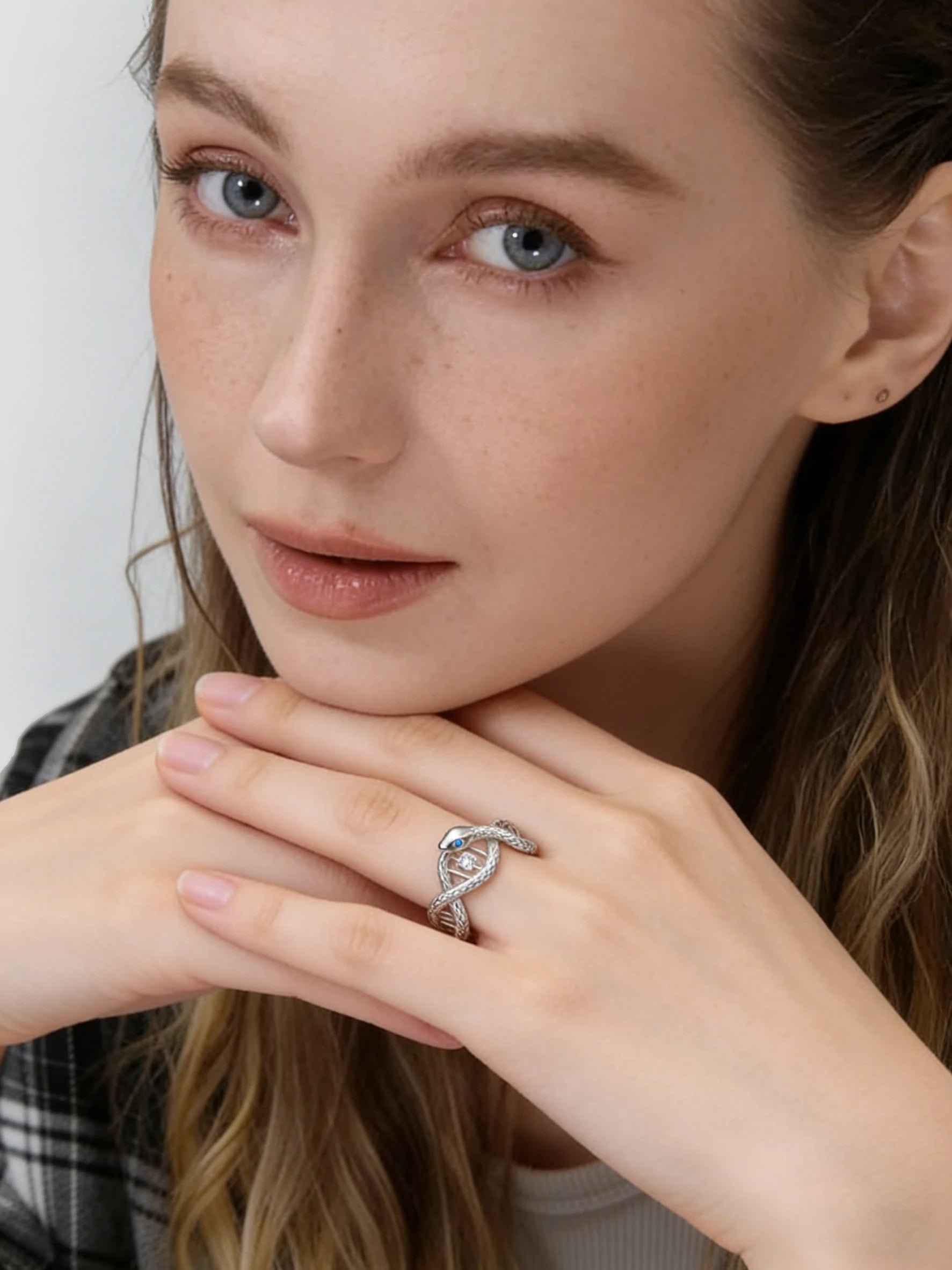 Serpent Ring
DNA Jewelry
925 Silver Ring
Sapphire Ring
Serpent Gene Ring
Mystical Ring
Snake Ring Design
Genealogy Jewelry
Statement Ring
Silver Gemstone Ring