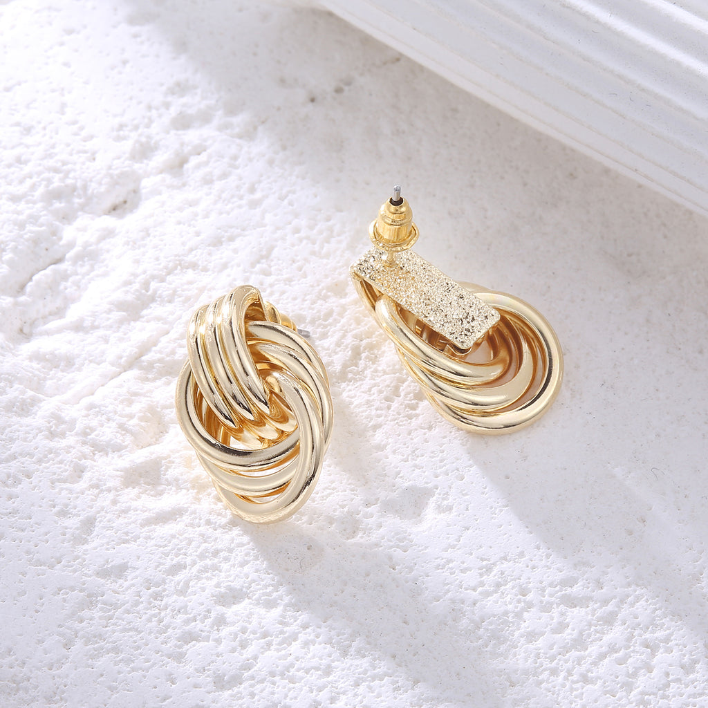 ENVYOU Knot Stud Earrings